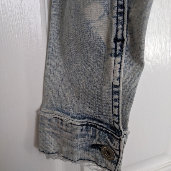 Denizen from Levi's Women's Jeans Jacket - Picture 7 of 16